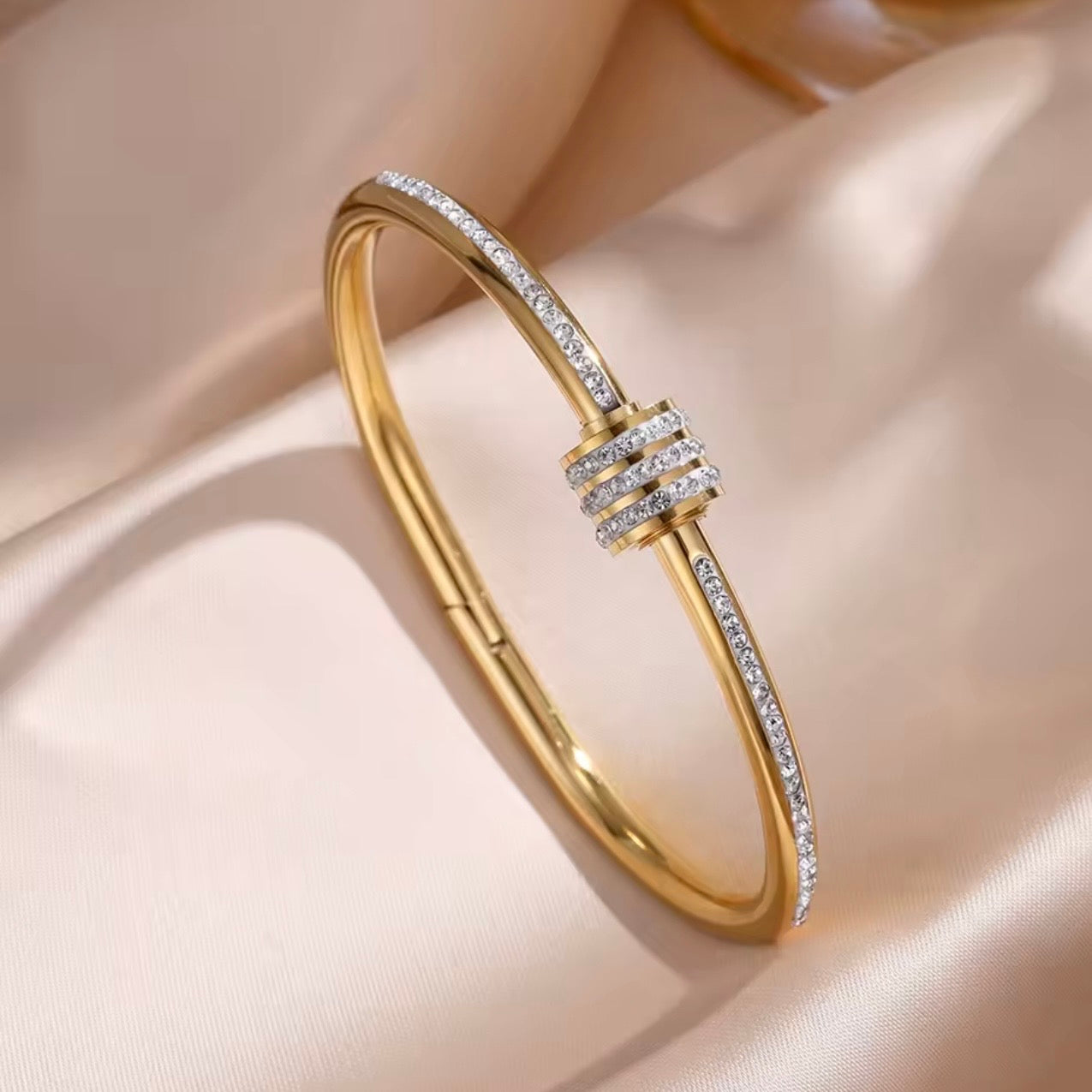 ZAKOL Zirkonia-Armbandset – Edelstahl, stapelbar & funkelnd, modischer Damenschmuck